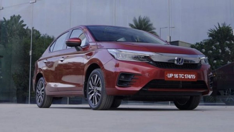 होंडा कार्स इंडियानं आपली नवी सेडान हायब्रीड कारची (2022 Honda City Hybrid) किंमत जाहीर केली आहे. काही दिवसांपूर्वीच कंपनीनं ही कार लॉन्च केली होती. (Twitter : @HondaCarIndia)