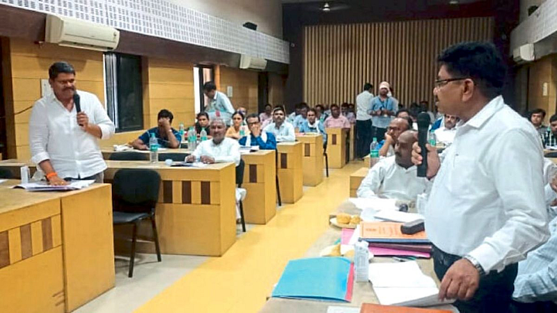 Akola government provided fund for development works issue of return fund