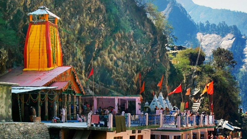 त्याचवेळी 4 लाख 22 हजार भाविकांनी केदारनाथ धामचं दर्शन घेतलंय. याशिवाय गंगोत्री धाममध्ये 2 लाख 38 हजार, तर यमुनोत्री धाममध्ये 1 लाख 77 हजार भाविक आले होते. तसेच 16 हजार भाविक शिखांचं पवित्र स्थान हेमकुंड साहिब इथं पोहोचले आहेत.