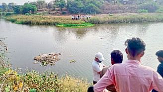 Nagpur Gumgaon Woman dead body found in Venna River