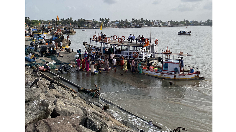 Pirwadi Sea Beach