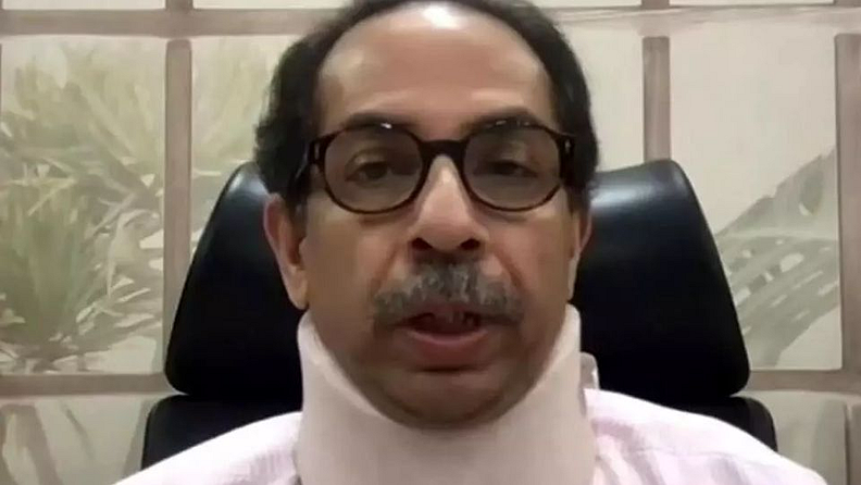 उद्धव ठाकरे - महाराष्ट्राचे मुख्यमंत्री आणि बाळासाहेब ठाकरेंचे सुपुत्र उद्धव ठाकरे हेही काही दिवसांपूर्वी मणक्याच्या विकाराने त्रस्त होते. त्यांनीही लिलावती रुग्णालयातच उपचार घेतले.