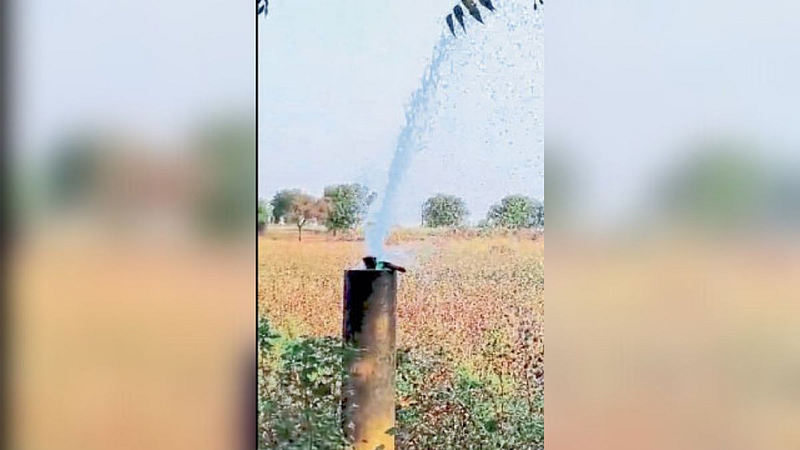 Jalgaon water scarcity closed pipeline wasted Thousands liters water