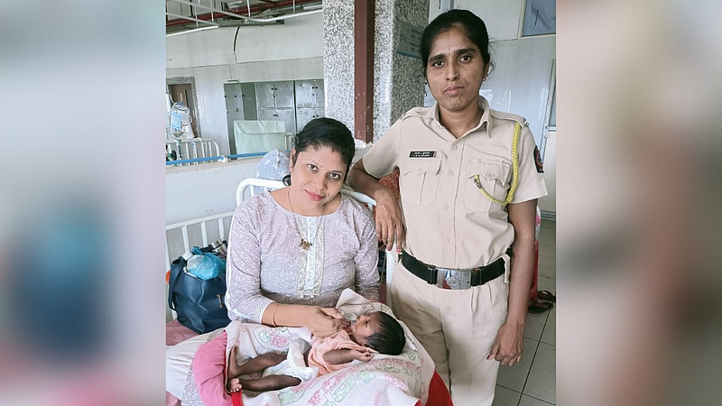 रिक्षात सापडले चार महिन्याचे गाेंडस बाळ
