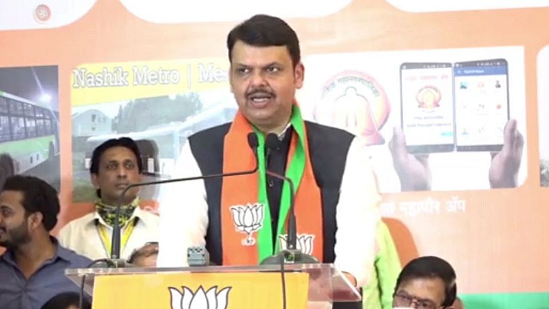 बाबरी मशीद पाडण्याबाबतचा श्रेयवाद पुन्हा उफाळून येऊ लागला आहे. महाराष्ट्रात भाजपा -शिवसेना याच मुद्द्यावरून आमनेसामने आली आहे. देवेंद्र फडणवीसांनी आपल्या बुस्टर डोस सभेदरम्यान केलेल्या वक्तव्यामुळे हा विषय पुन्हा चर्चेत आला आहे.