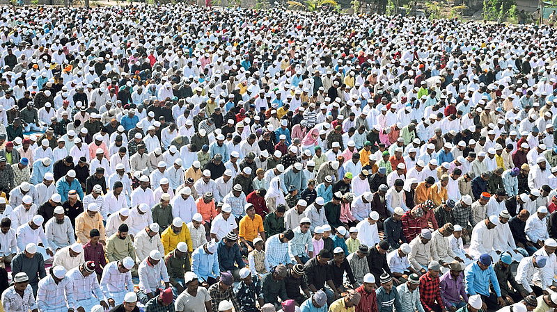 राष्ट्र विकासाकरिता
दौंड येथे प्रार्थना