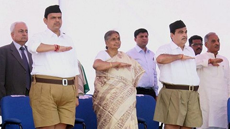 संघ स्वातंत्र्यलढ्यात कधीच नव्हता : "भारताच्या स्वातंत्र्यलढ्यावेळी संघ कुठे होता? स्वातंत्र्यलढ्यात संघाचं योगदान नाही. संयुक्त महाराष्ट्र लढ्यात सगळ्यात आधी कोण फुटलं तर यांचा बाप, म्हणजे संघ. तेव्हापासून मुंबईचे लचके तोडणं सुरू आहे".