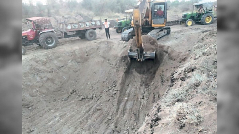Nanded Excavation work of river for road construction