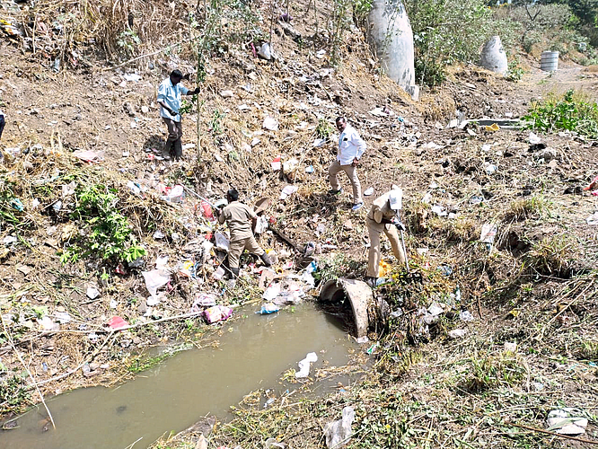 पावसाळापूर्व नालेसफाईच्या
स्वच्छता कामाला सुरुवात