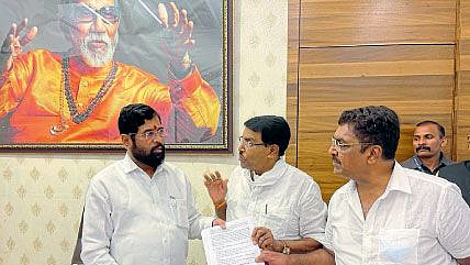 Beed development fund 70 crore for 15 road construction