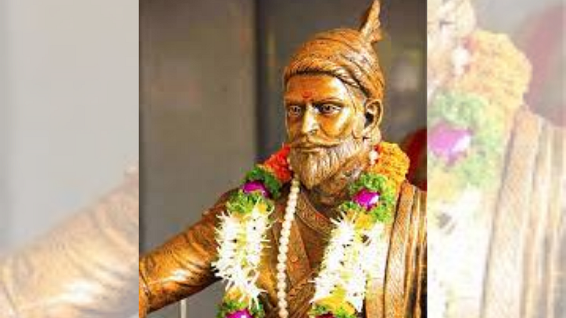 संभाजी राजेंच्या परक्रमाबद्दल बोलावे तितके कमी पडेल.राजेनी आपल्या कारकिर्दीत सुमारे १२० युद्धे केली. मात्र, एकाही लढाईत ते कधीही पराभूत झाले नाहीत.
