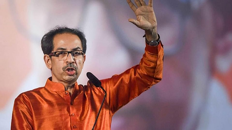आम्ही हिंदुत्व सोडलं नाही : "आमचं हिंदुत्व खरं की खोटं हे ठरवणारे तुम्ही कोण? हिंदुत्व काय धोतर आहे का? कधी नेसलं, कधी सोडलं..हिंदुत्व ही धरण्याची-सोडण्याची गोष्ट आहे का? काँग्रेसबरोबर गेलो तरी आम्ही हिंदुत्व सोडलेलं नाही. आम्ही उघडपणे राष्ट्रवादी, काँग्रेस सोबत गेलो".