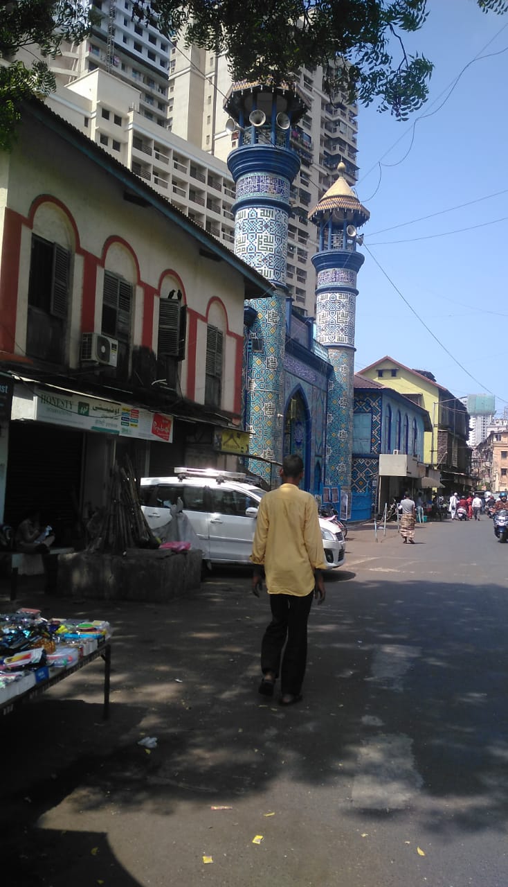 शिया मुस्लिमांचे हे प्रार्थनास्थळ आहे.