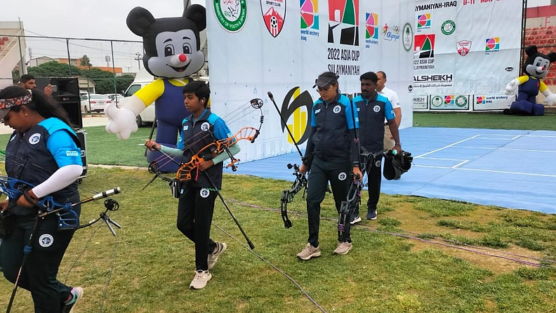 इराक (Iraq) इथं सुरु असलेल्या तिरंदाजीच्या (Archery) आशिया करंडक (स्टेज 2) (Archery Asia Cup Stage II) स्पर्धेत आज भारतीय संघानं मुला-मुलींच्या गटात सुवर्णपदक पटकाविलंय.