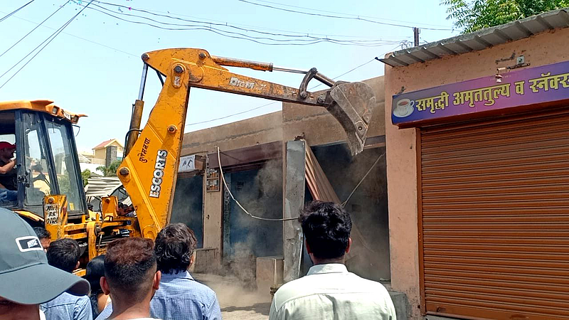 Pune Lohgaon Wagholi road Encroachment action
