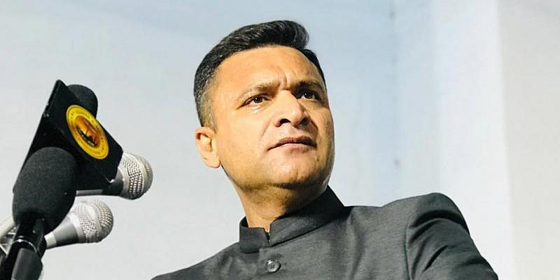 "देश स्वातंत्र्य झाल्यापासून ५० हजार दंगली झाल्या आहेत आणि त्यामध्ये मारले गेलेले सर्वाधिक मुस्लीम होते." असा दावा त्याने केला होता.