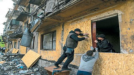 Free from siege of Russian troops after two months citizens of Mariupol moved other places