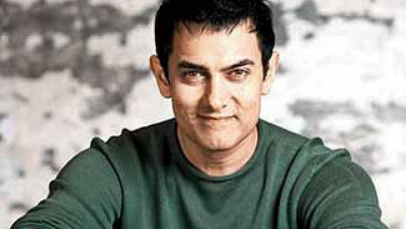 दुसरी पत्नी किरण पासून विभक्त झाल्यानंतरची आमिर खानची ही पहिलीच ईद आहे. एरव्ही कामात बिझी असणार आमिर यंदा मात्र कुटुंबासोबत ईद साजरी करणार आहे.