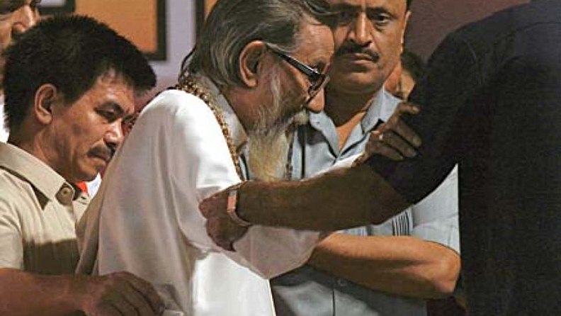 बाळासाहेब ठाकरे - शिवसेनाप्रमुख दिवंगत बाळासाहेब ठाकरे हेही काही काळ या रुग्णालयात उपचार घेत होते. आपल्या शेवटच्या क्षणांवेळी ते याच रुग्णालयात होते.