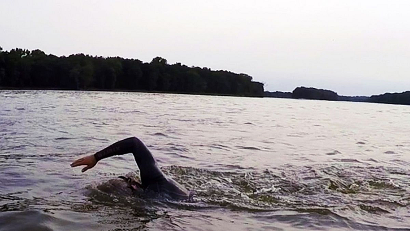 woman swims to india from bangladesh to marry boyfriend