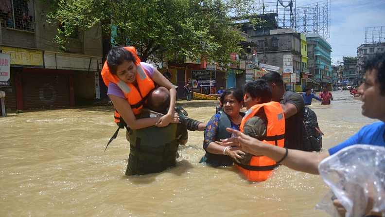 दिवसभरात एनडीआरएफ, एसडीआरएफ, आणि इतर एजन्सींनी राज्यभरात 276 बोटींच्या मदतीने एकूण 3,658 लोकांना बाहेर काढले.
