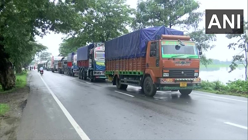 आसाममधील 33 बाधित जिल्ह्यांपैकी बक्सा, बारपेटा, विश्वनाथ, बोंगाईगाव, कछार, चिरांग, दरांग, धेमाजी, धुबरी, डिब्रुगढ, दिमा-हसाओ, गोलपारा, गोलाघाट, हैलाकांडी, होजई, जोरहाट, कामरूप (एम), कार्बी, पश्चिम, करीमगंज, कोकराझार, लखीमपूर, माजुली, मोरीगाव, नागाव, नलबारी, शिवसागर, सोनितपूर, दक्षिण सलमारा, तामुलपूर, तिनसुकिया आणि उदलगुरीला मोठा पुराचा फटका बसला आहे.