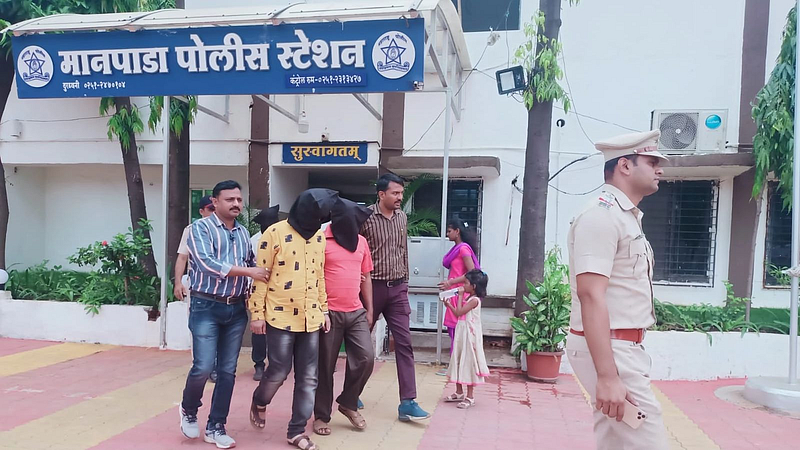 crime in india superstition fraud of 56 lakh rs 4 arrested by mumbai police