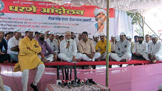 Ahmednagar Farmers agitation back Agriculture Minister Dada Bhuse