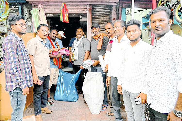 Nandurbar Municipal Corporation takes action on plastic sellers