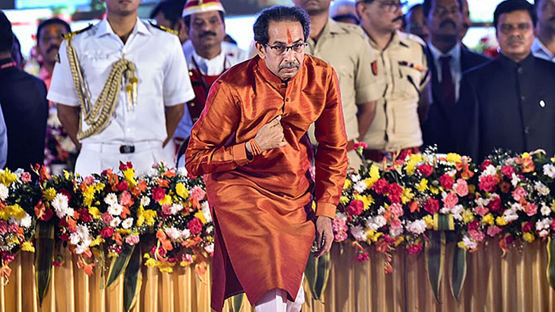 सामनातील लेखाद्वारे त्यांनी आपली आक्रमक प्रतिमा निर्माण केली.उद्धव ठाकरे कोणतीही निवडणूक न लढवता मुख्यमंत्री होणारे राज्याचे पहिले नेते ठरले.