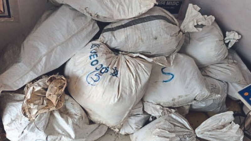 Raid on fake gutkha making dens