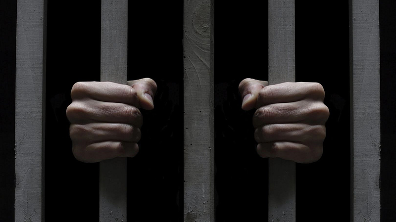 Double life imprisonment for molesting a minor girl
