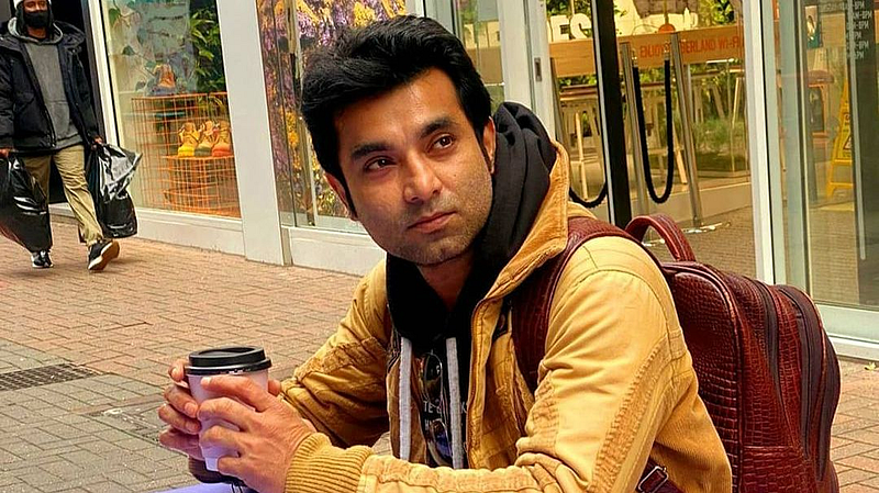 actor santosh juvekar facebook account gets hacked hacker share adults picture