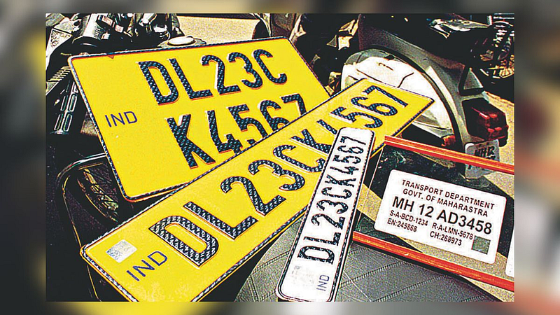 Latur traffic police action against Illegal number plates