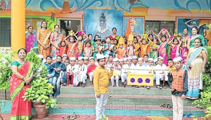 धामणीत रंगला दिंड्यांचा सोहळा