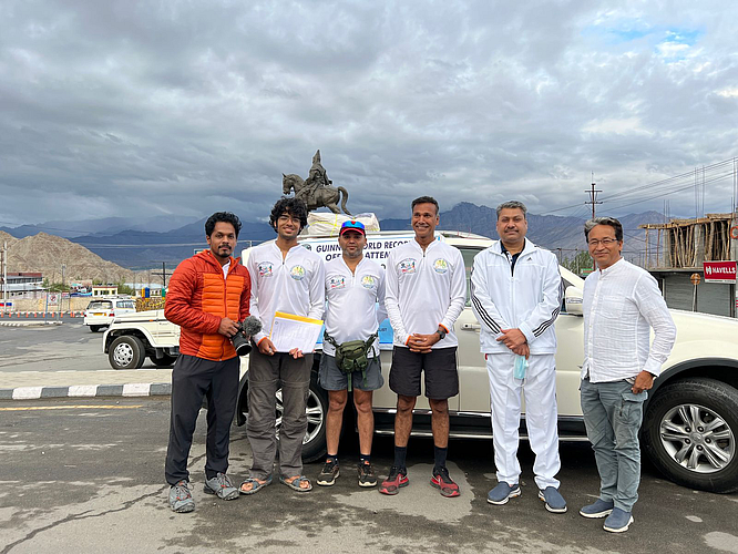Additional Director General of Police of Ladakh S. S. Launching the Guinness Book of Records campaign in the presence of Khandare and scientist Sonam Wangchuck, Dr. Mahendra Mahajan.