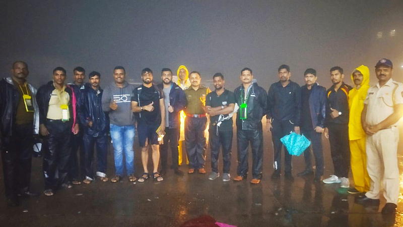 Success in getting out youths wandering in Bhimashankar Sanctuary at night ghodegaon