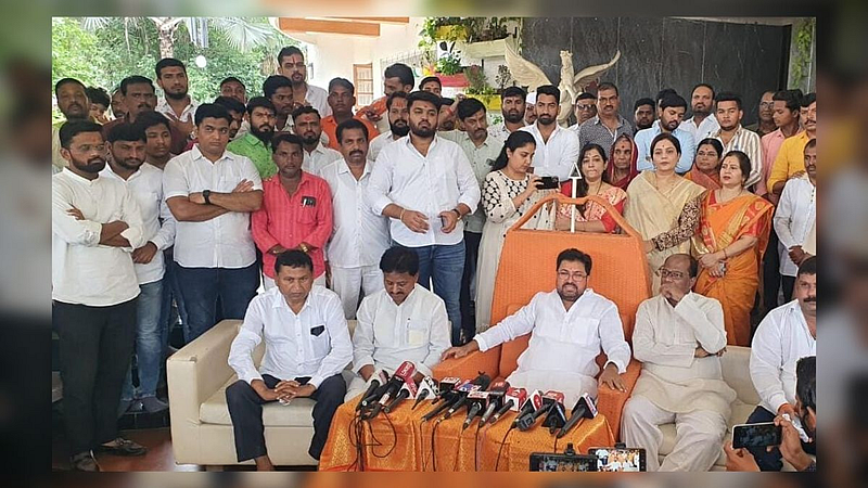 Jalna Shiv Sena deputy leader Arjun Khotkar joins eknath Shinde group