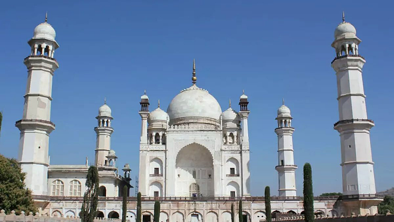 Aurangabad Bibi Ka Maqbara area Encroachments removed