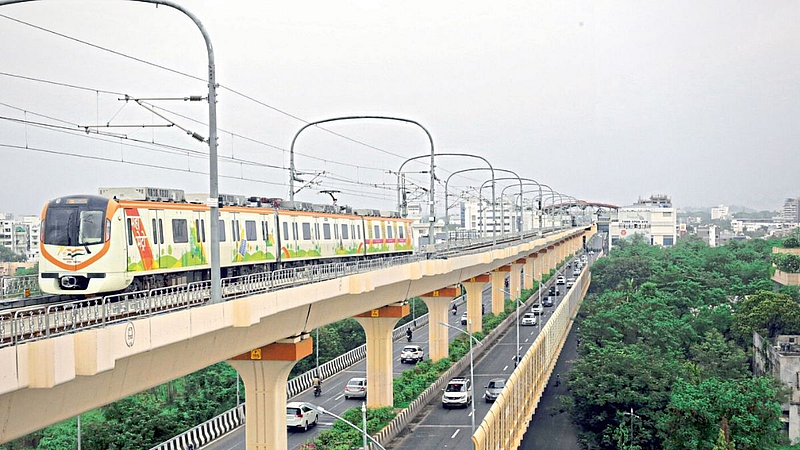 Nagpur Double decker flyover metro station