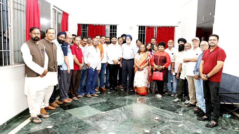 Residents of Vimannagar raised their problems before the MLAs