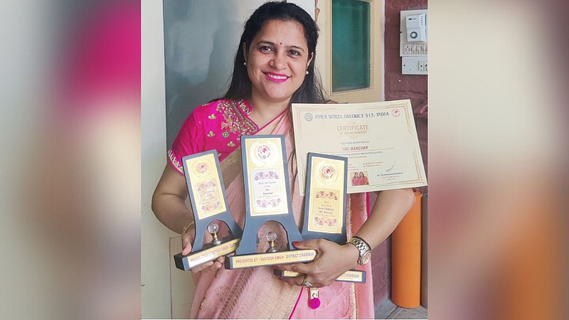 Five state level awards to Manchar Innerwheel Club