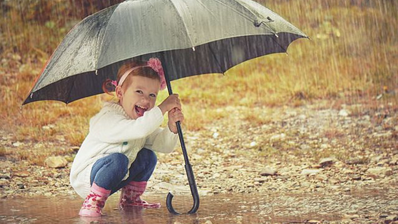 Deepali Katre writes tourism ambrella monsoon rain tour travel