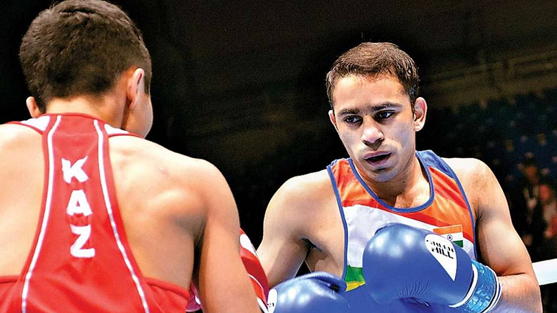 अमित पंघालने अखेरचे गोल्ड कोस्ट राष्ट्रकुल स्पर्धेत रौप्यपदक जिंकले होते. याशिवाय आशियाई क्रीडा स्पर्धेत सुवर्णपदक पटकावले. तो ऑलिम्पिकमध्ये पदकाचा प्रबळ दावेदार मानला जात होता पण त्याला उपउपांत्यपूर्व फेरीवरच समाधान मानावे लागले. त्यानंतर पंघालने जागतिक अजिंक्यपद स्पर्धेत भाग घेतला नाही. त्याने थायलंड ओपनमध्ये पुनरागमन केले जेथे त्याला रौप्य पदक जिंकण्यात यश आले. राष्ट्रकुल स्पर्धेतही तो पदकाचा प्रबळ दावेदार मानला जात आहे.