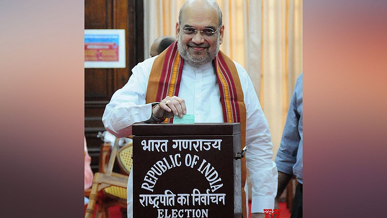 केंद्रीय गृहमंत्री अमित शाह हे देखील राष्ट्रपती निवडणुकीच्या मतदानासाठी उपस्थित होते.