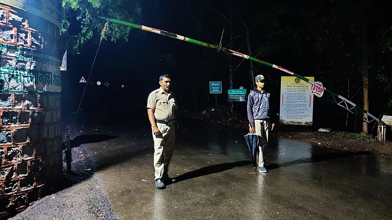 Sinhgad fort Golewadi security check post Deployed two security guards for safety and love couples