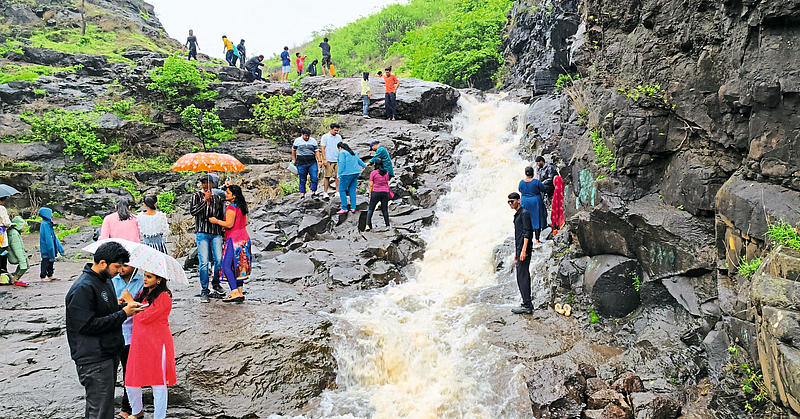Tourists gathered at daryai mata mandir.