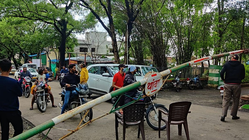 Sinhagad closed but still crowded with tourists