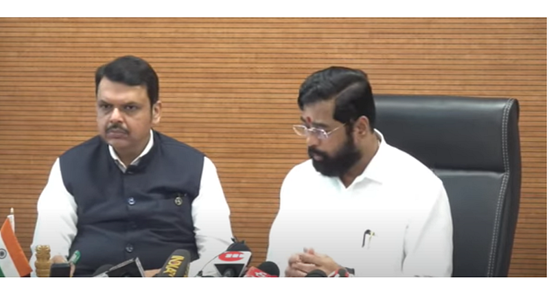Devendra fadnavis secretly pass note to cm eknath shinde during press conference sparks discussion