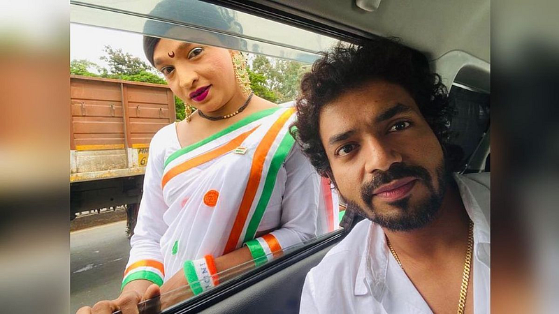 utkarsh shinde shared post about he meets transgender in road signal on independence day